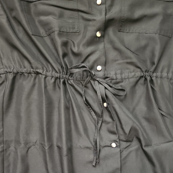 $4 FIRM 🌟FINAL MARK DOWN🌟 Old Navy Black Dress with Button Detail - Picture 8 of 8